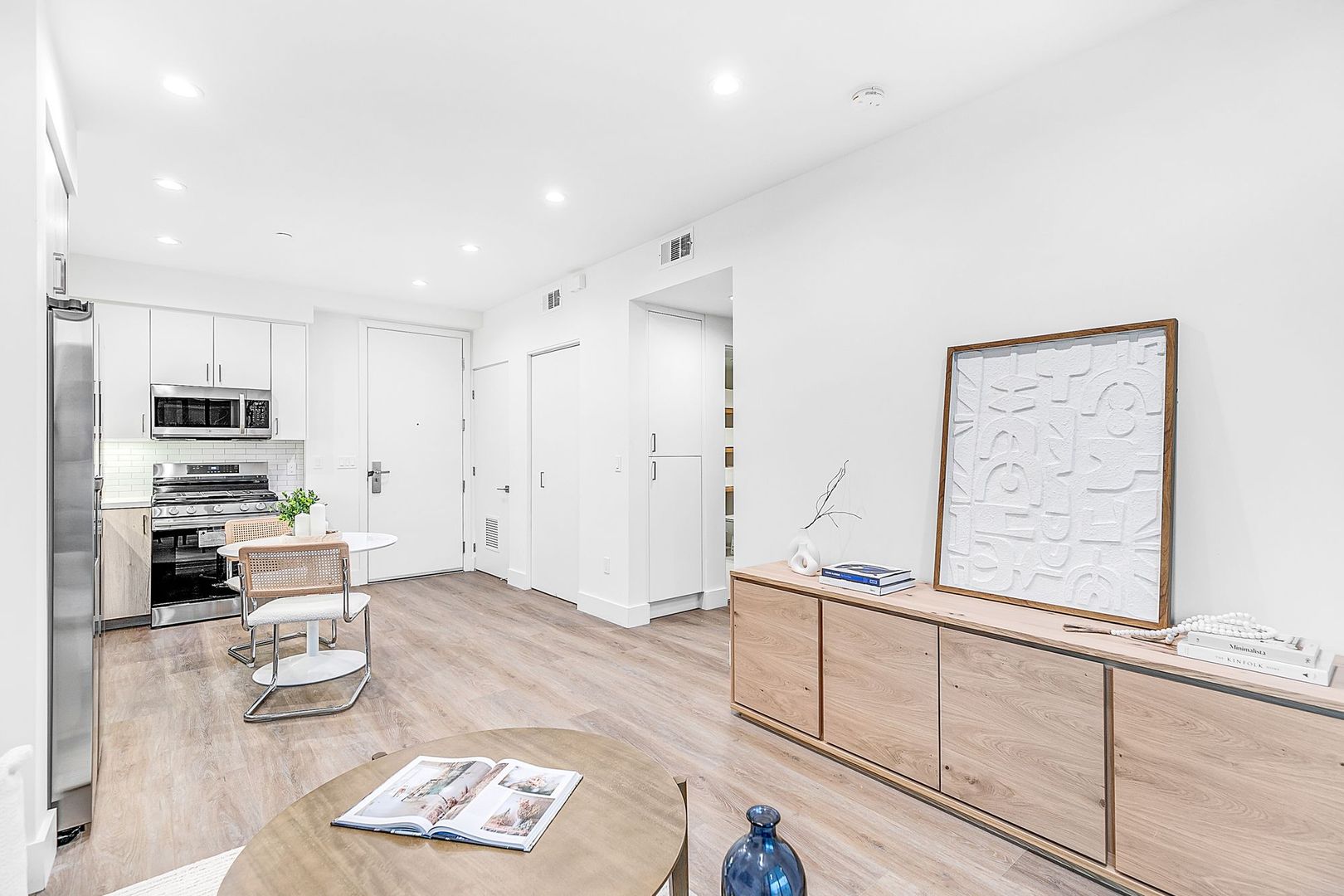 Valley Village Apartment: 12444 Chandler Blvd