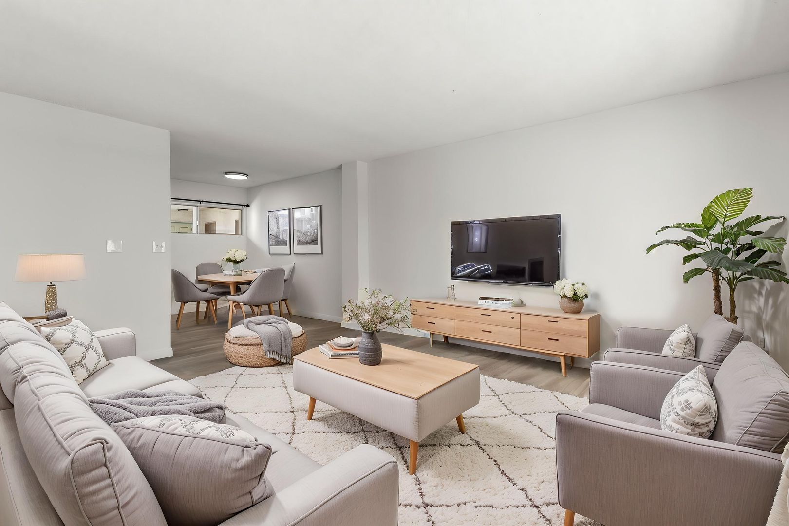 Encino Apartment: 5139 White Oak Avenue