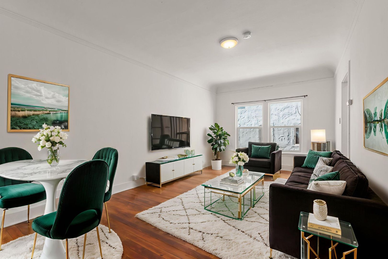 Los Angeles Apartment: 6358 Yucca Street