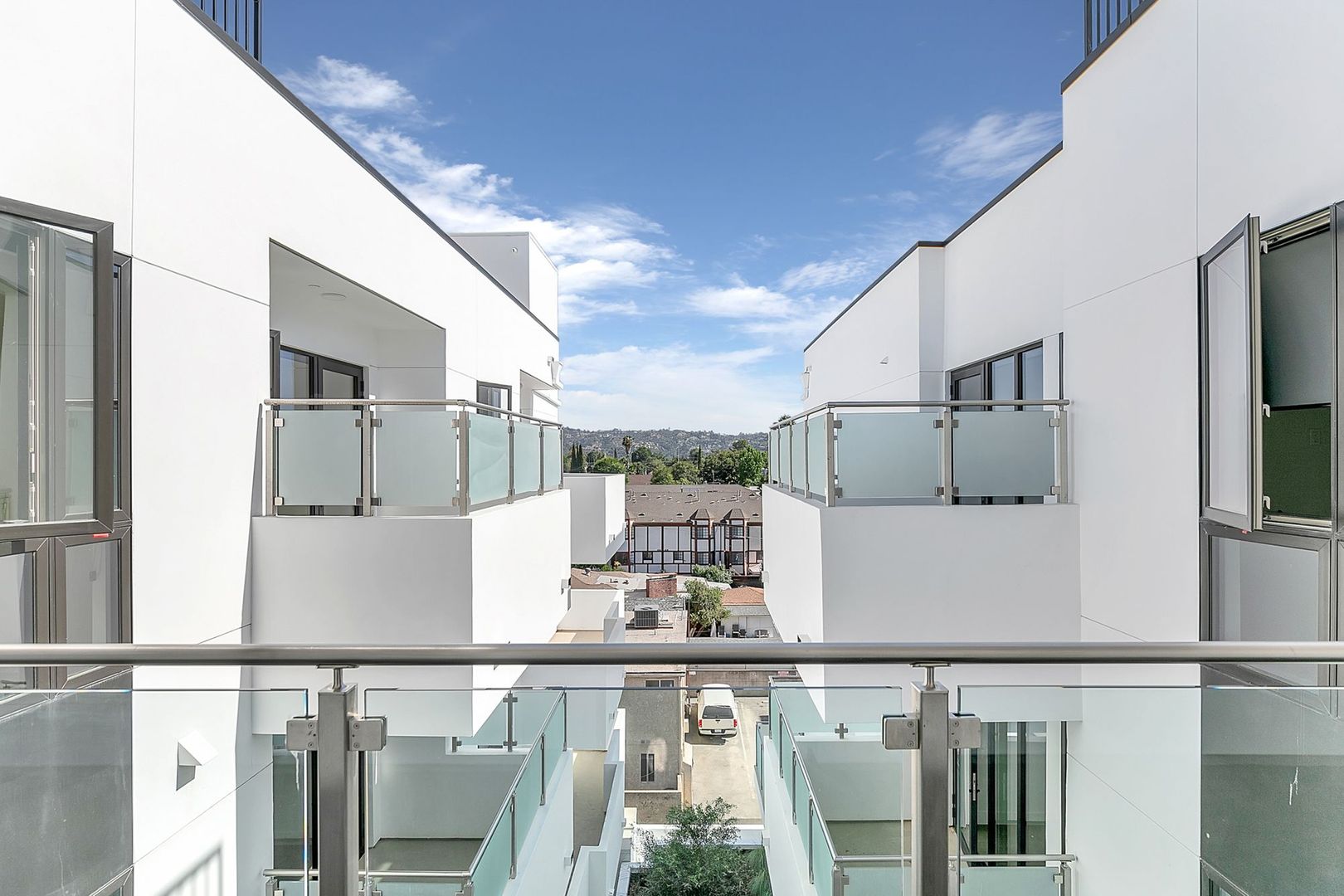 Valley Village Apartment: 12444 Chandler Blvd
