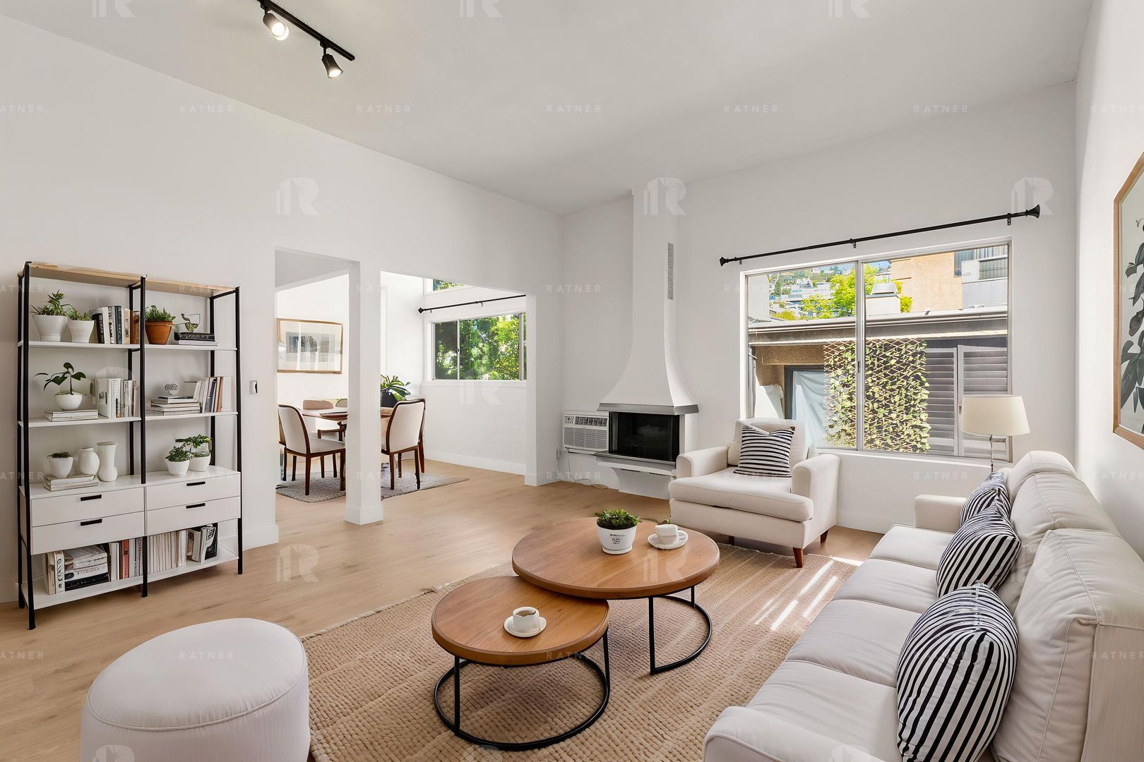 West Hollywood Apartment: 1114 N. Kings Road