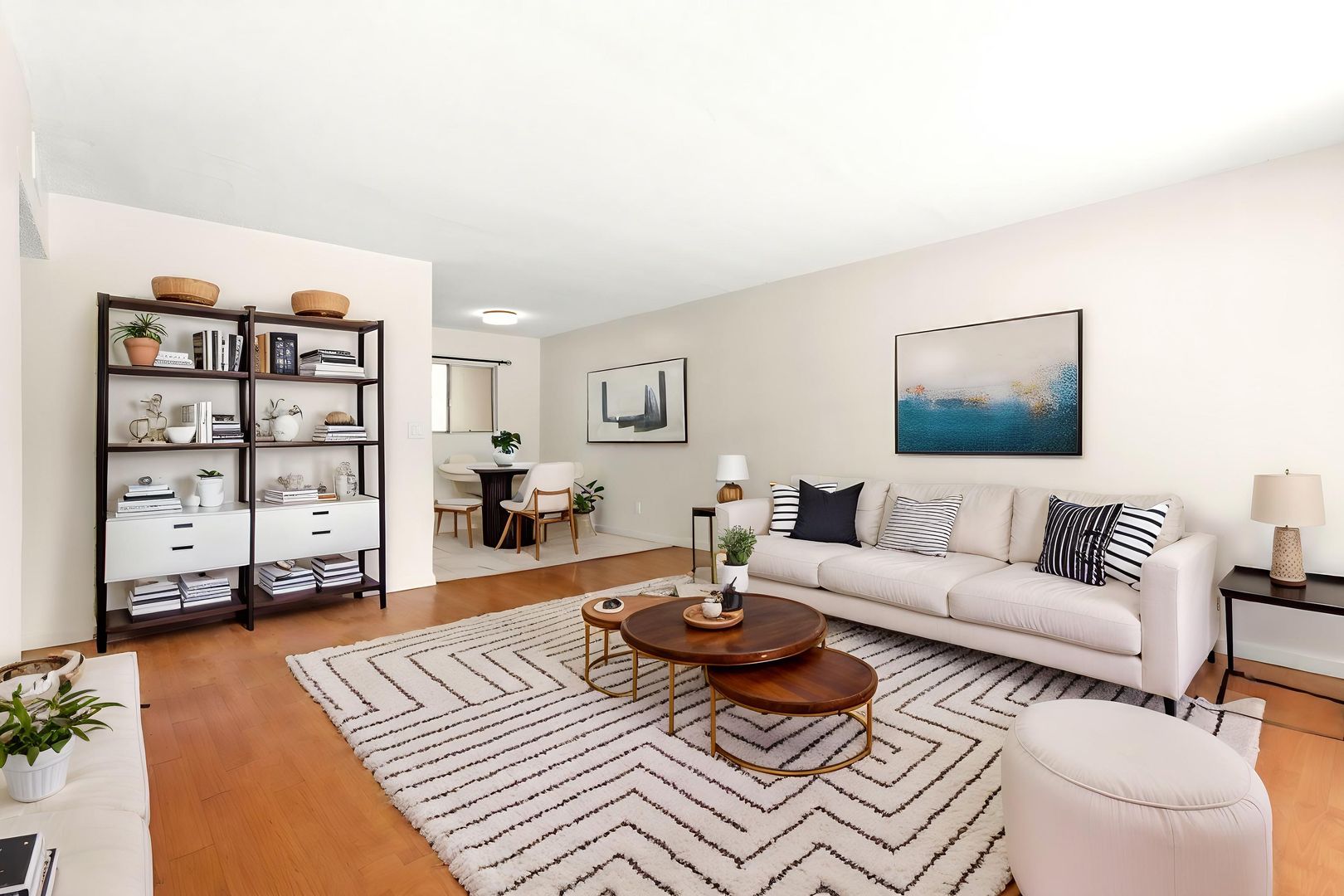 Encino Apartment: 5139 White Oak Avenue