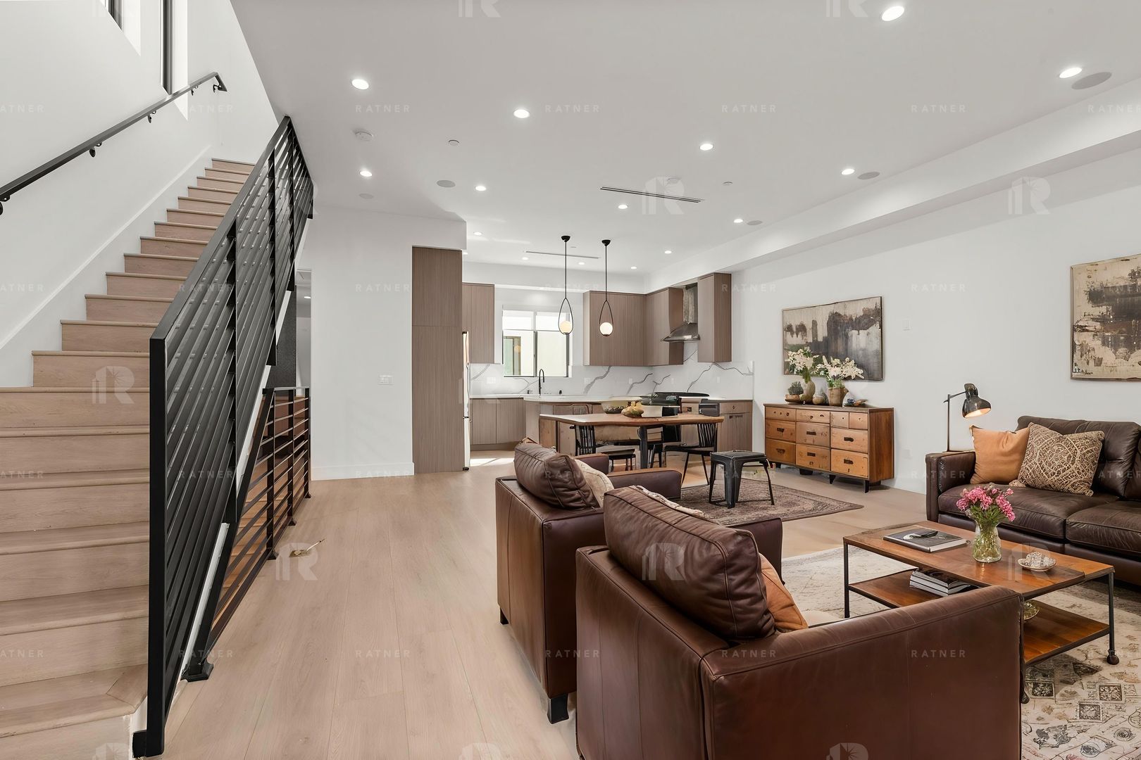 Los Angeles Apartment: 1539 Hi Point Street