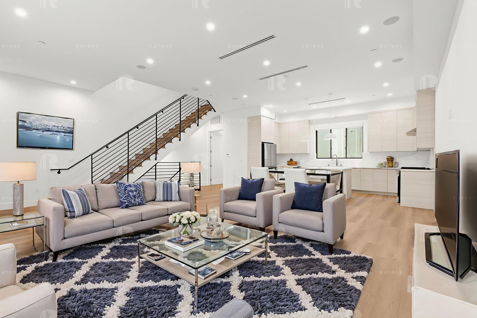 Los Angeles Apartment: 1539 Hi Point Street