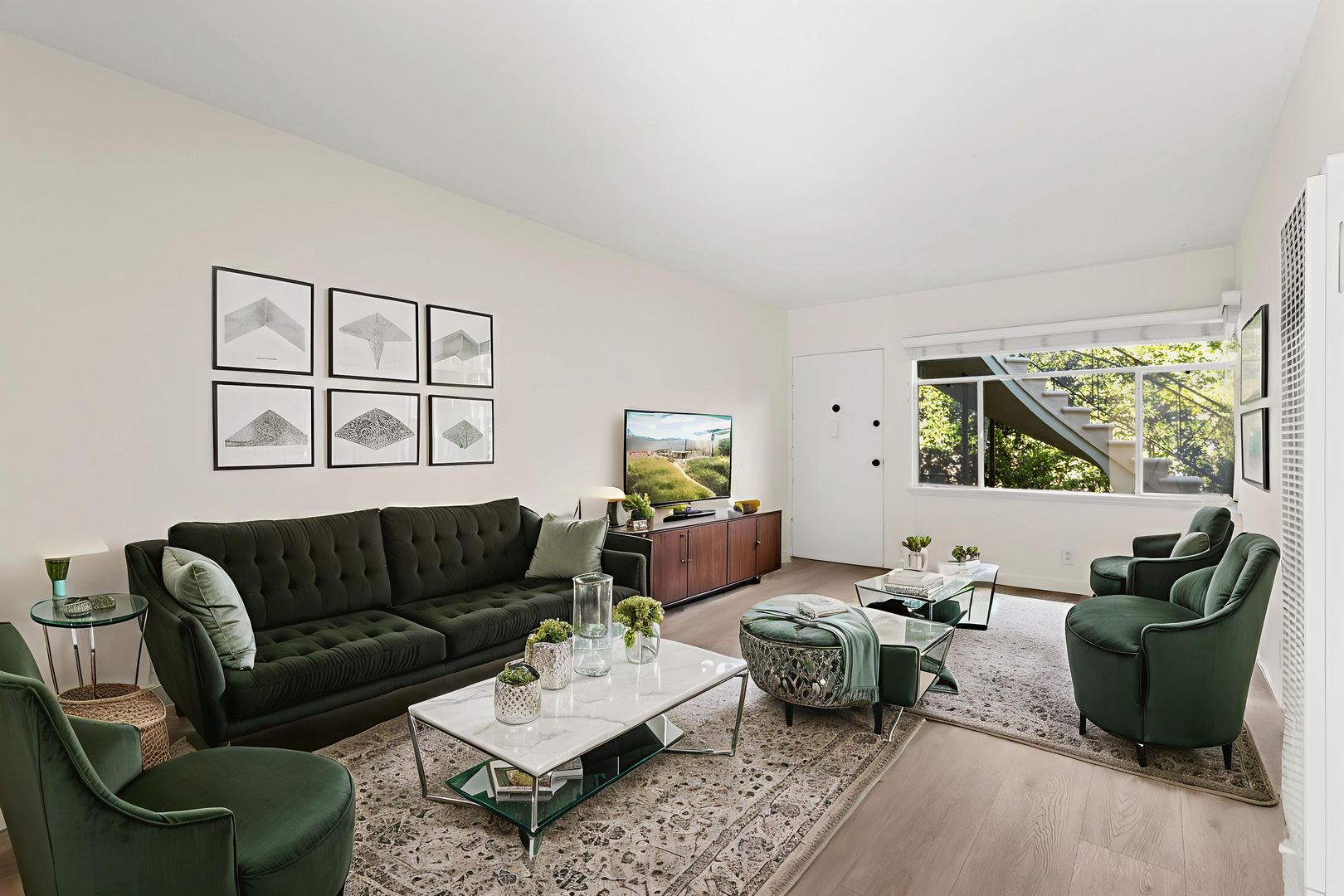 Santa Monica Apartment: 2648 23rd Street