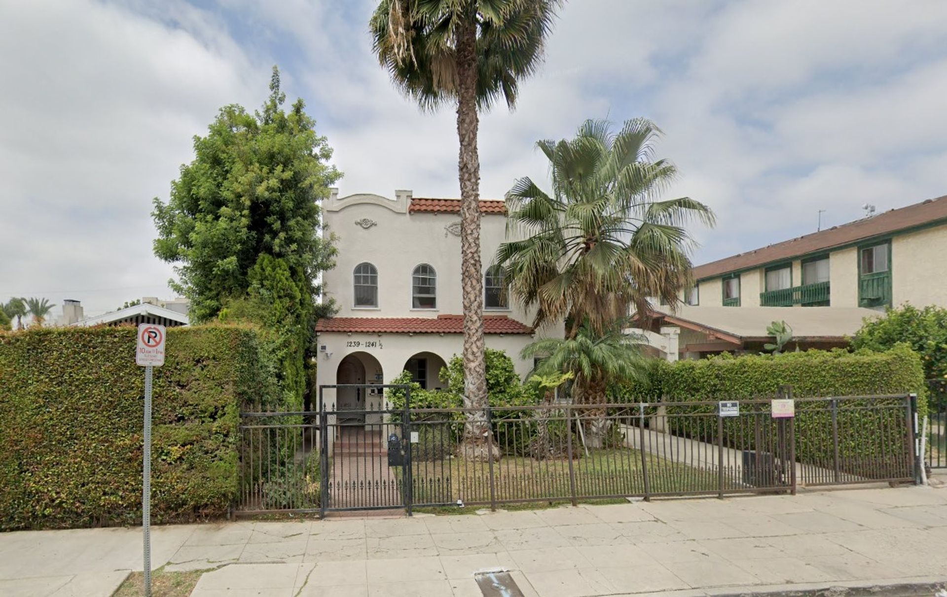 Los Angeles Apartment: 1239 N. June Street