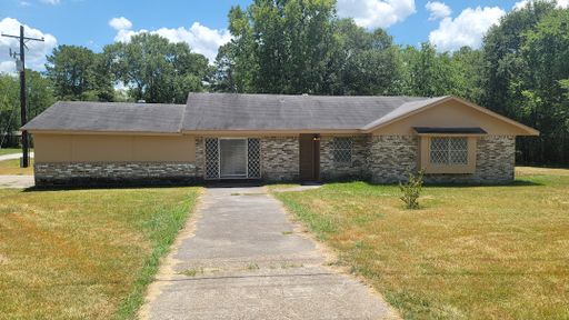 3 Bedroom House – 4 Catalina Rd, Huntsville, TX 77340