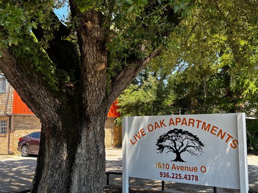 Upstairs Efficiency Apartment – photo 1