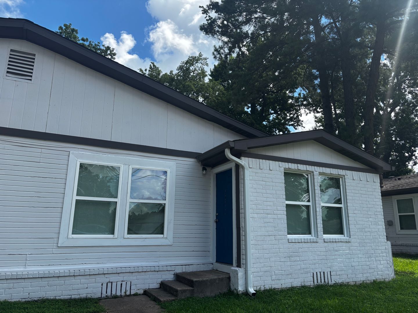 Huntsville Multiplex: 744 Vicki - 744 B