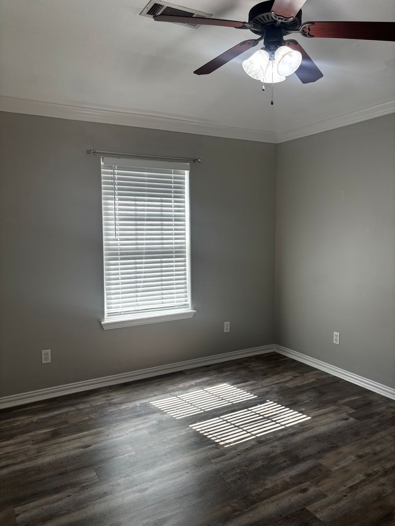 Huntsville House: 227 Greenleaf St.