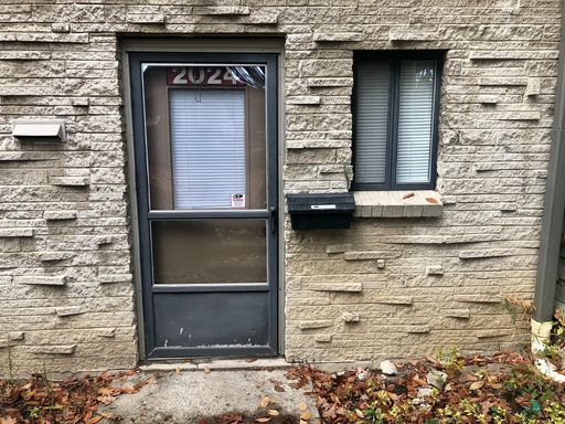 Townhouse overlooking Iuka Ravine with great views and FREE parking! – photo 1