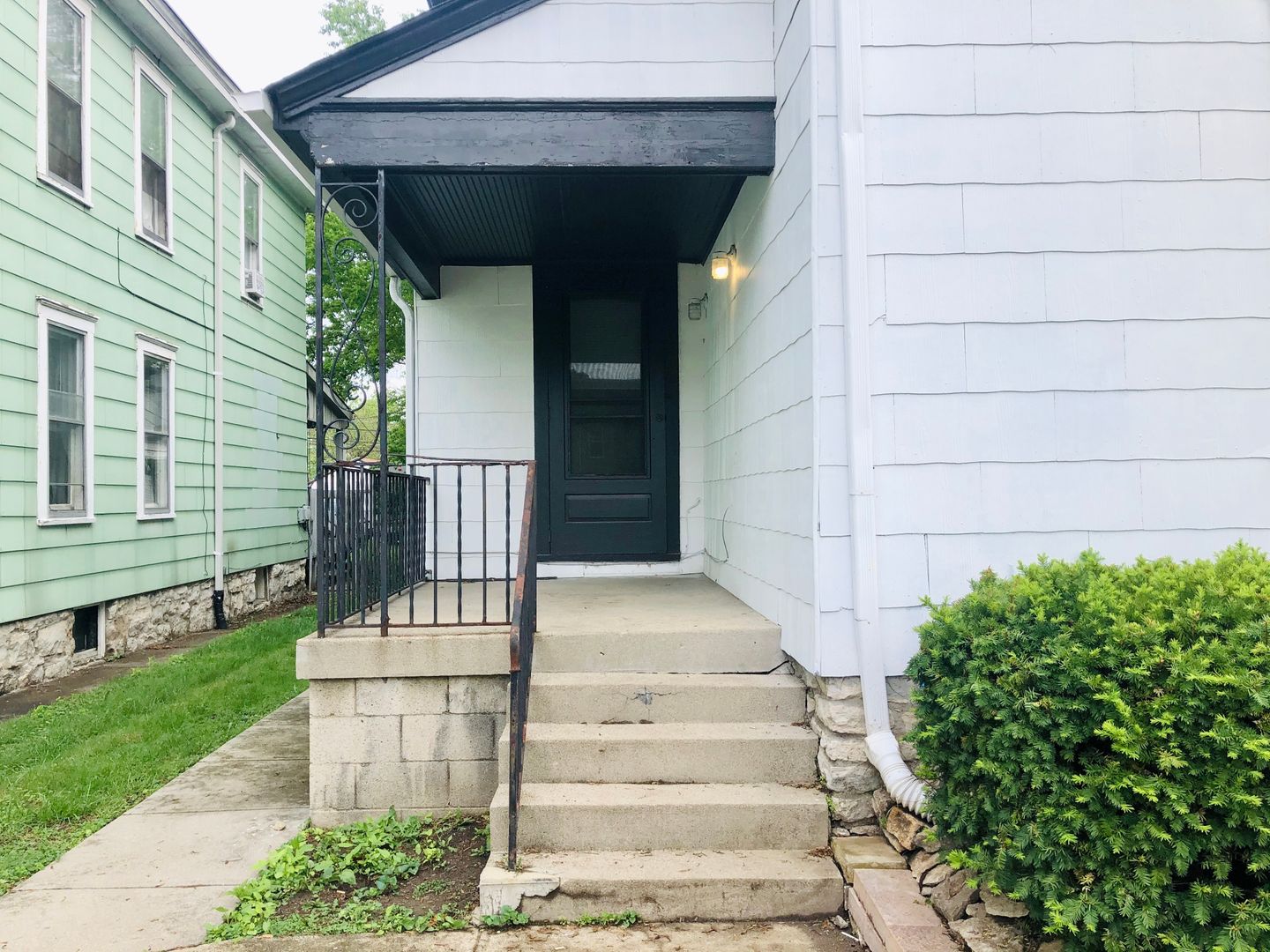 Columbus Apartment: 82 E Maynard Ave