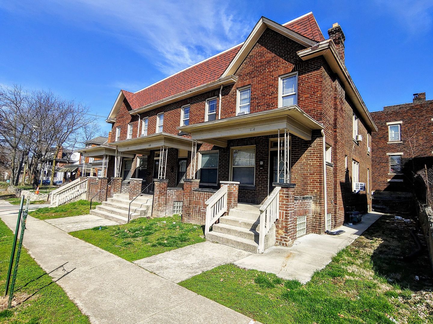 Columbus Townhome: 208-214 E 13th Ave