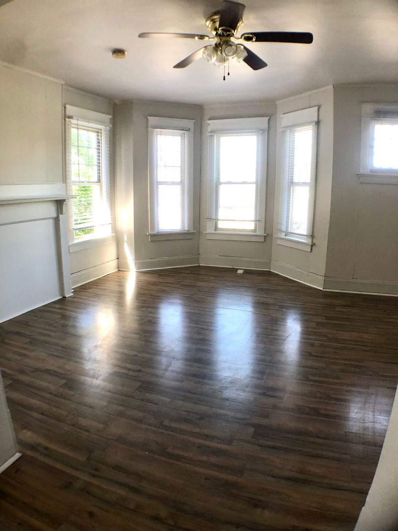Columbus Apartment: 1814-1820 Summit Street