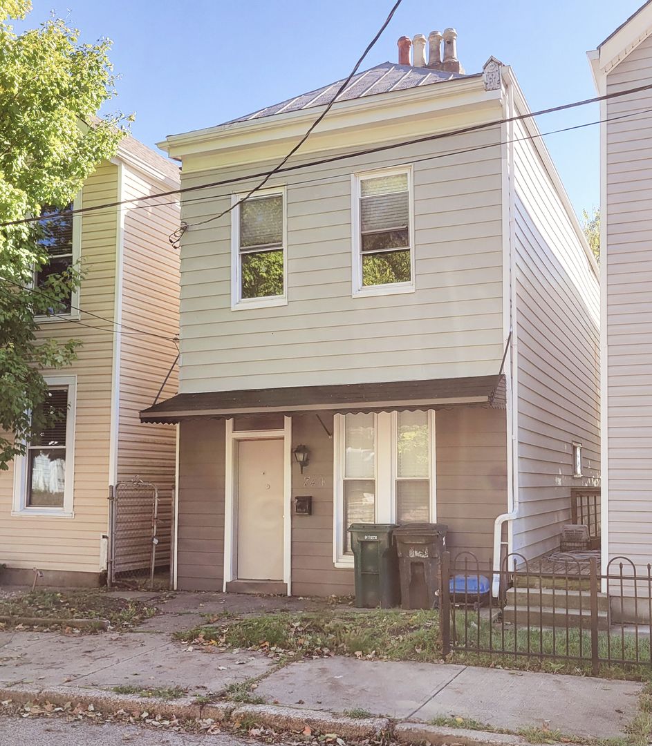 cincinnati House: 749 Morgan St