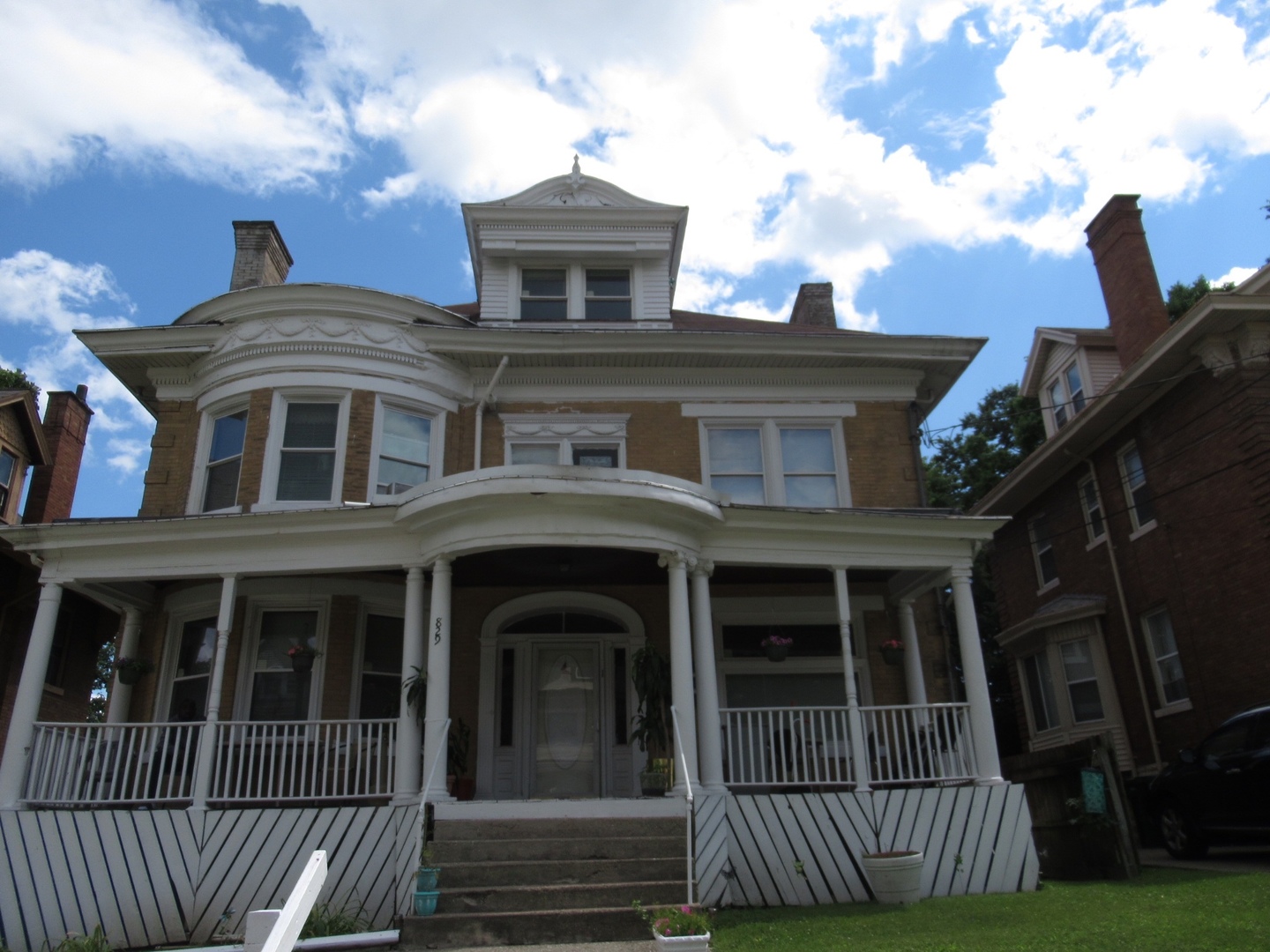 cincinnati Apartment: 829 Windham Ave