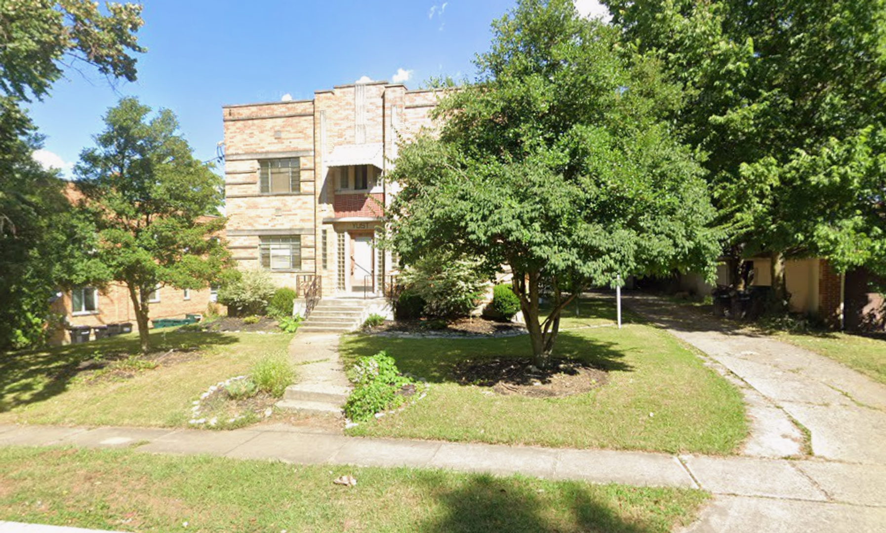 Cincinnati Apartment: 6012 Budmar Avenue