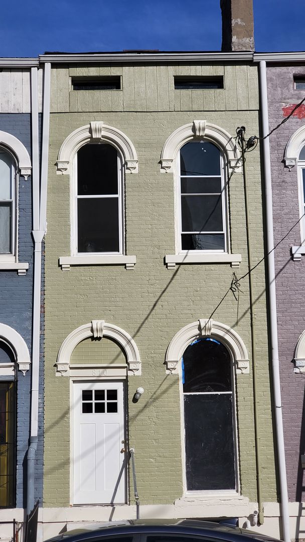 Cincinnati House: 810 Poplar Street