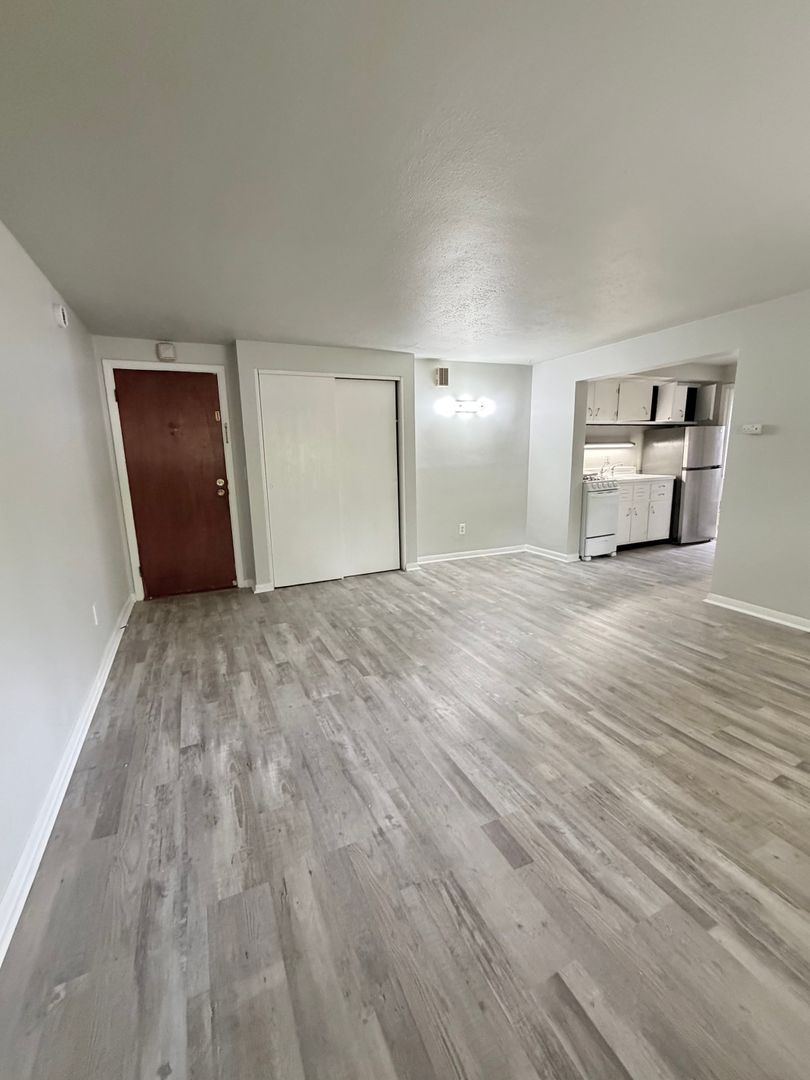 Cincinnati Apartment: 2404 Banning Road