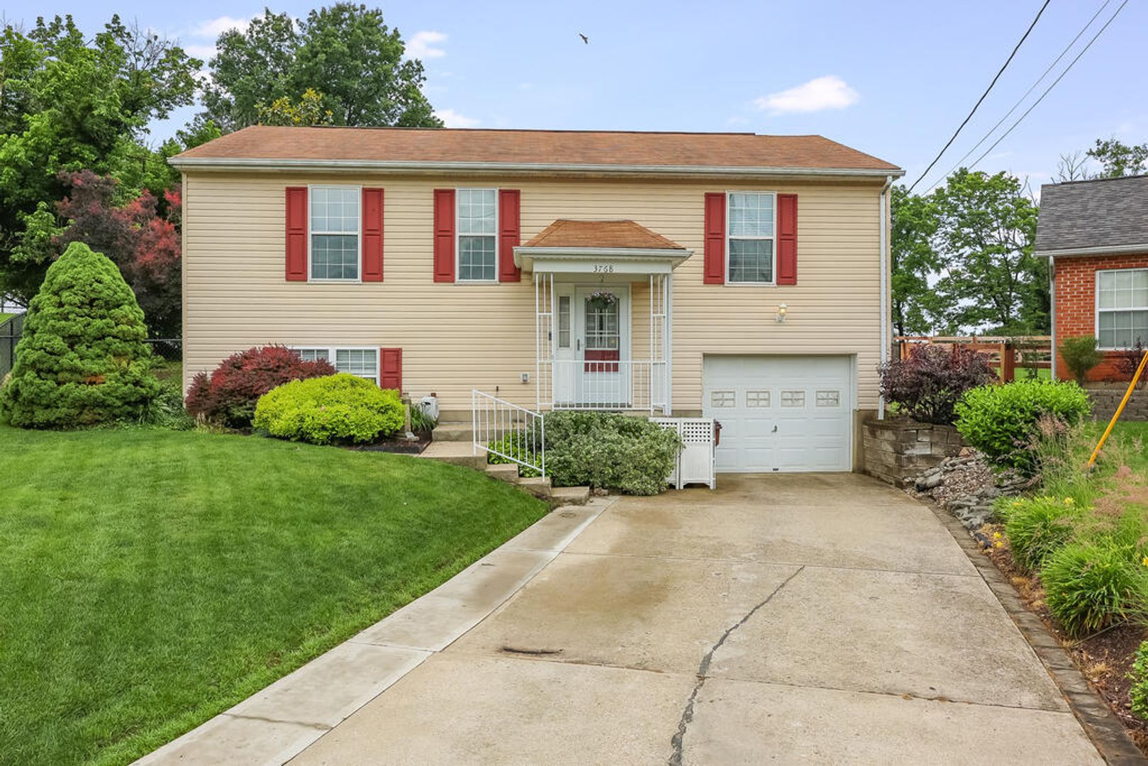 Elsmere House: 3768 Luke Lane