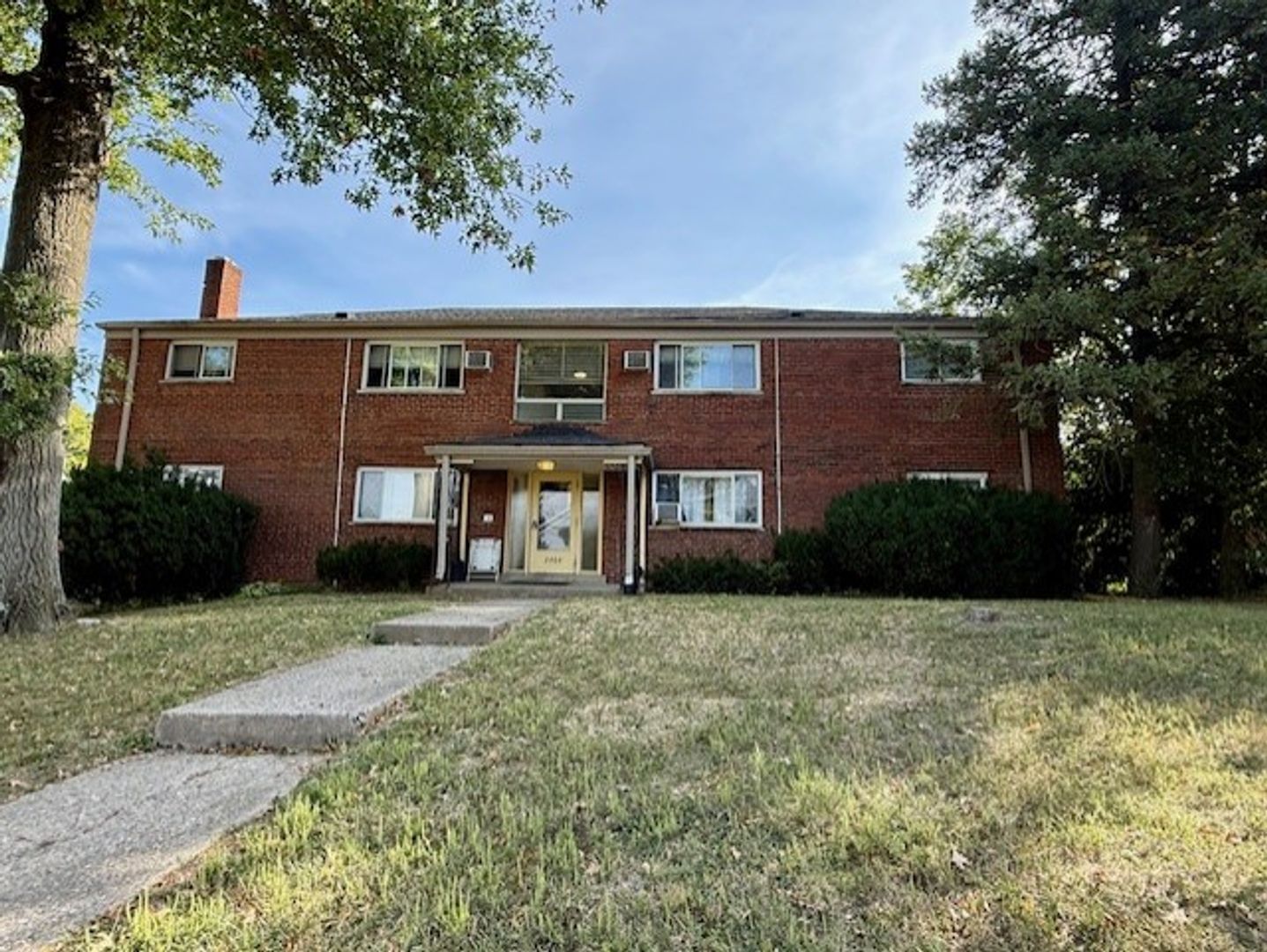 Cincinnati Apartment: 2404 Banning Road