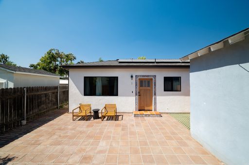 Contemporary New home in Monrovia – photo 1
