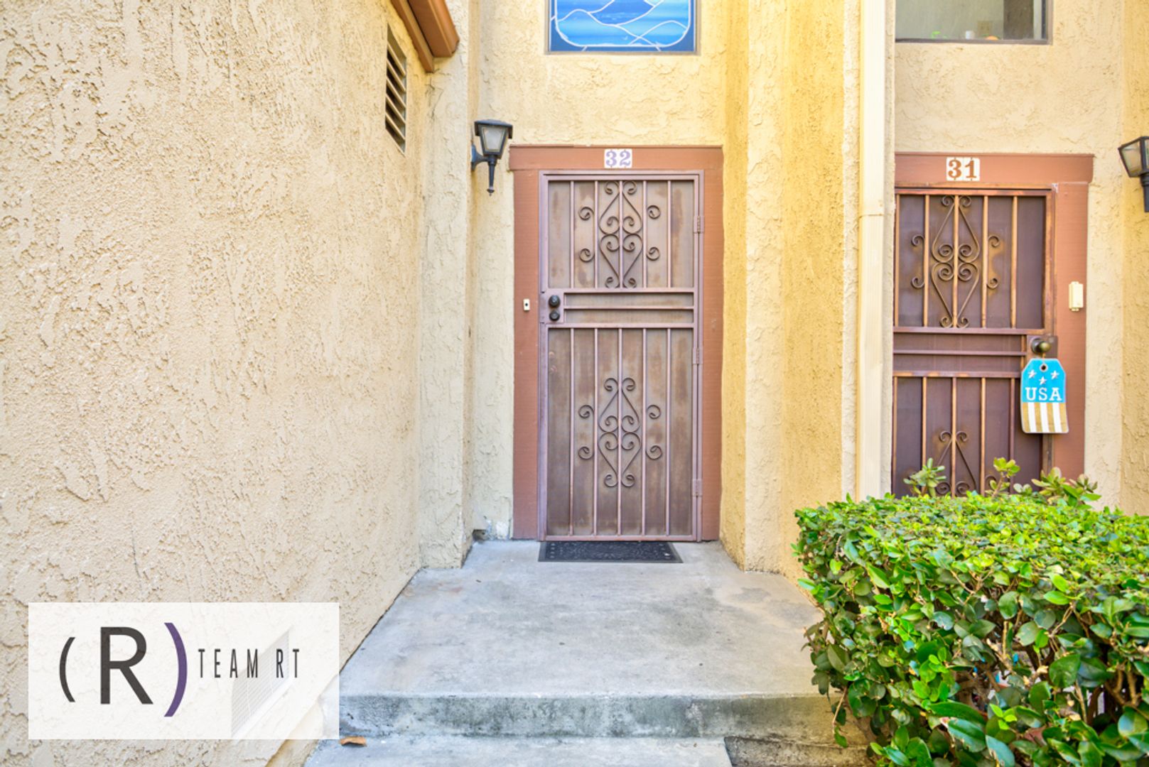 Azusa Townhome: 555 S Azusa Ave #32