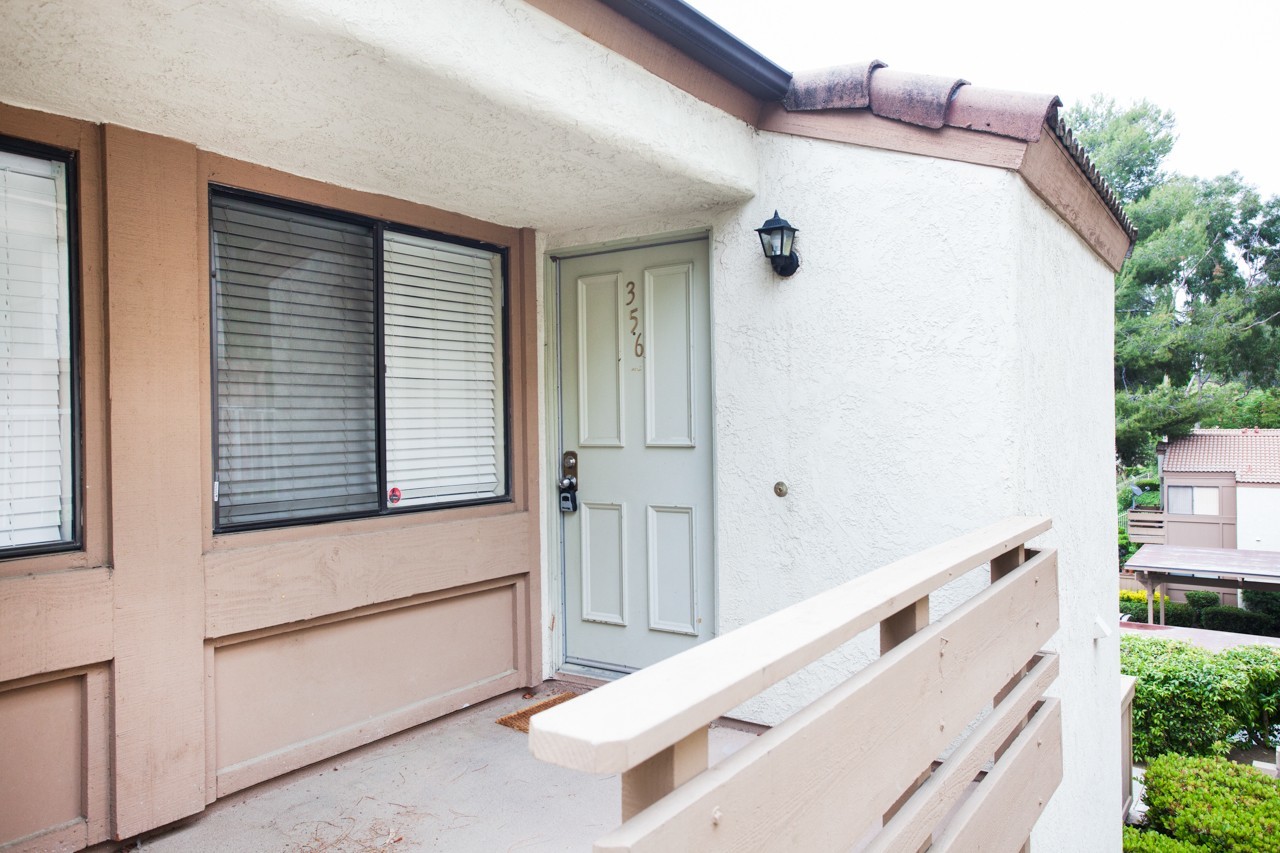 Diamond Bar Condo: 22733 Lakeway Dr #356