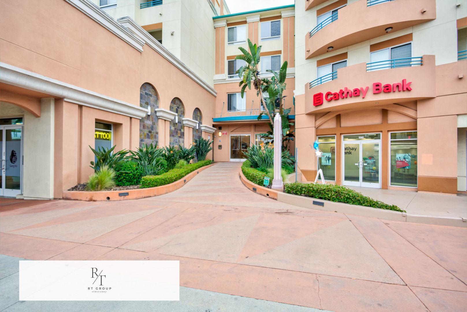 Alhambra Condo: 580 W Main St #102