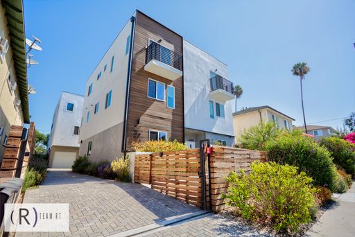 Luxurious Living in North Hollywood! – photo 1