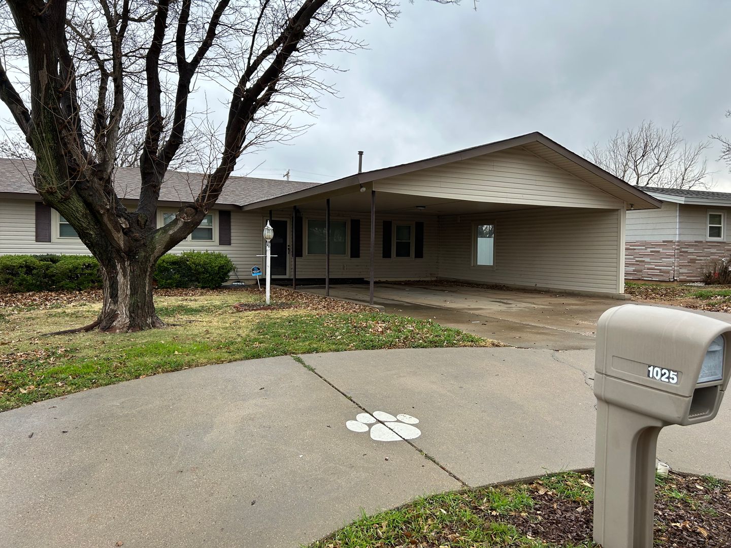 Slaton House: 1025 West Terry