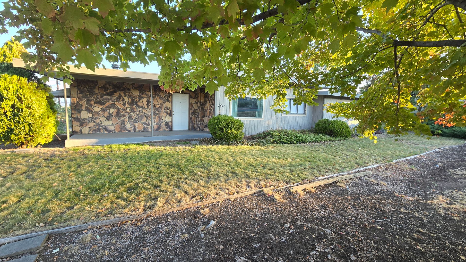 LEWISTON House: 1611 21ST AVE