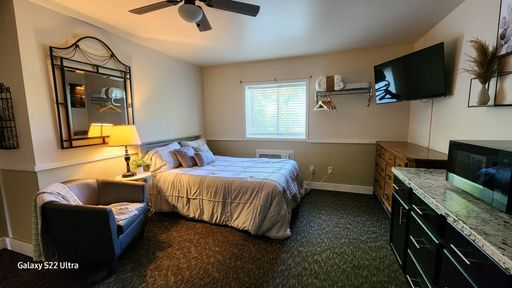 SHORT TERM, HOTEL STYLE LEASING