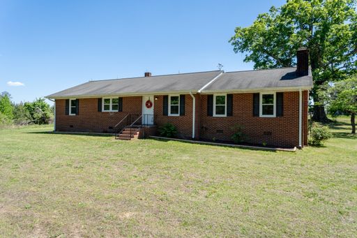 2 Bed, 3 Bath Updated Brick Ranch – Louisburg, NC