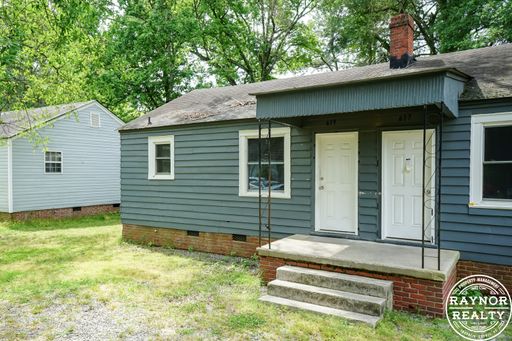 Newly renovated 2 bedroom house with nice backyard