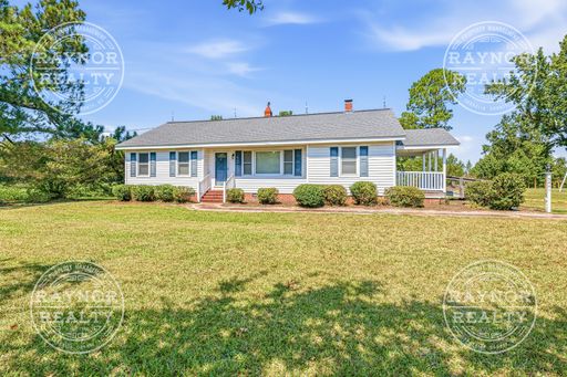 3BR Home with Barn in Zebulon – photo 1