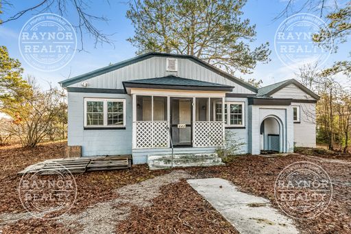 1BR/1BA Triplex Unit – Move-In Ready. – photo 1