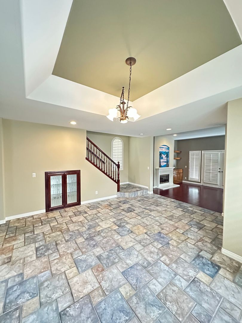 HUNTINGTON BEACH House: 220 15TH ST