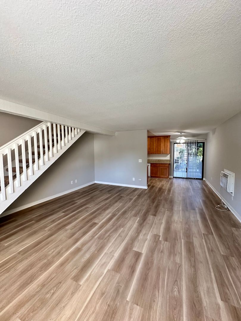 Los Alamitos Apartment: 10741- 10751 Chestnut Ave.