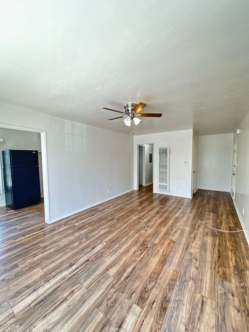 Long Beach Apartment: 4680- 4682 Orange Ave.