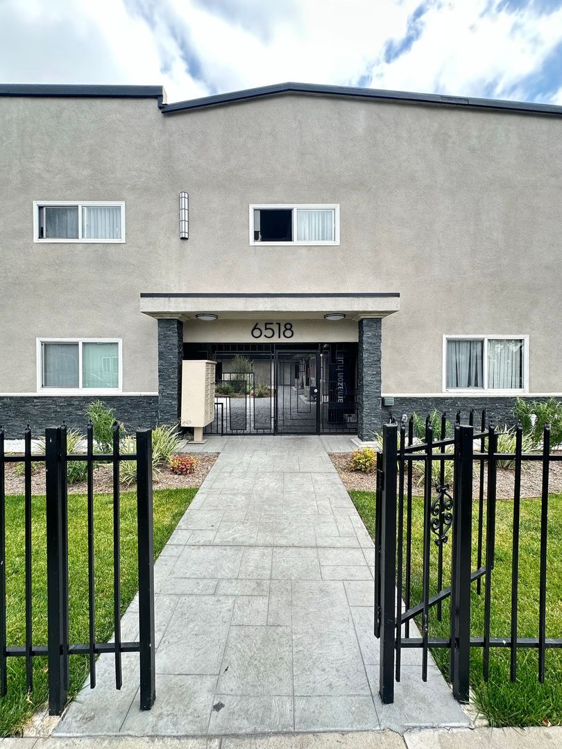BELL Apartment: 6518 CORONA AVE