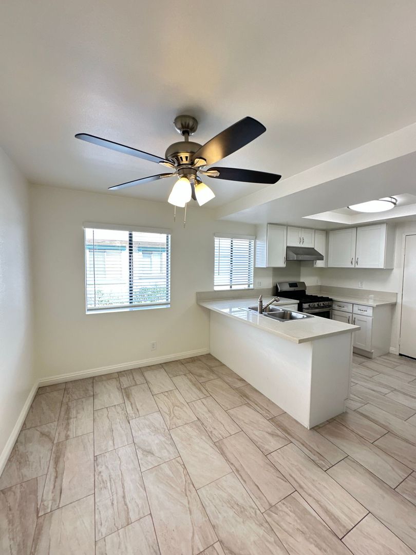 MONROVIA Apartment: 1960 PECK RD.