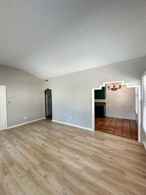 Los Angeles 1 Bed - Wood & Tile Flooring - Granite - Beverly Hills Adjacent!!! – photo 1