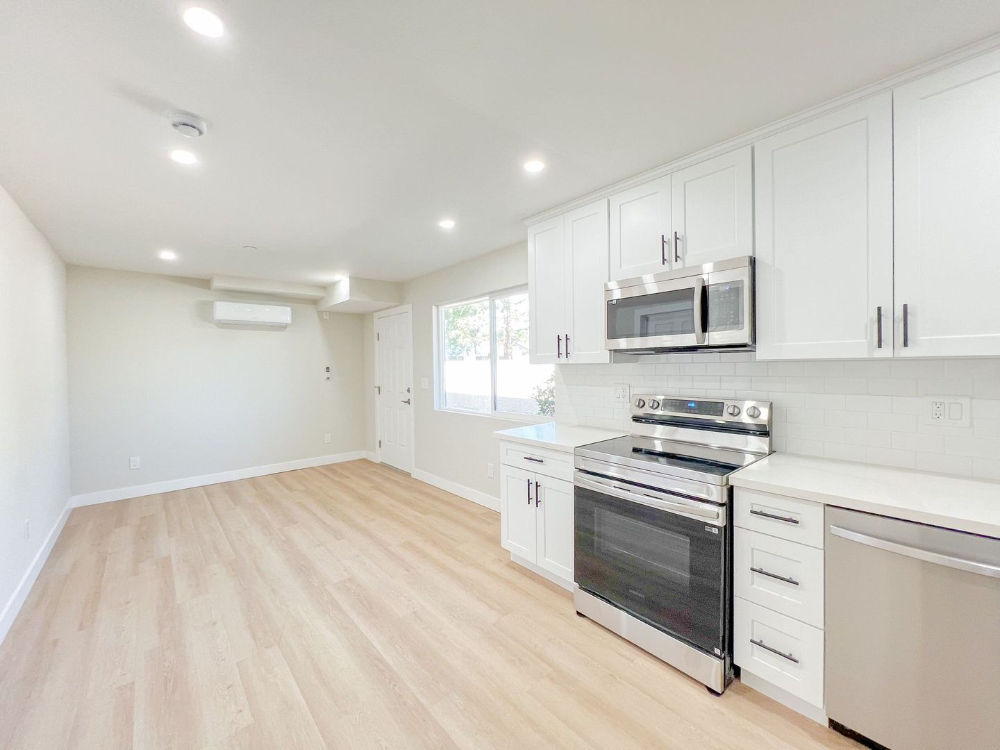 MONROVIA Apartment: 1960 PECK RD.