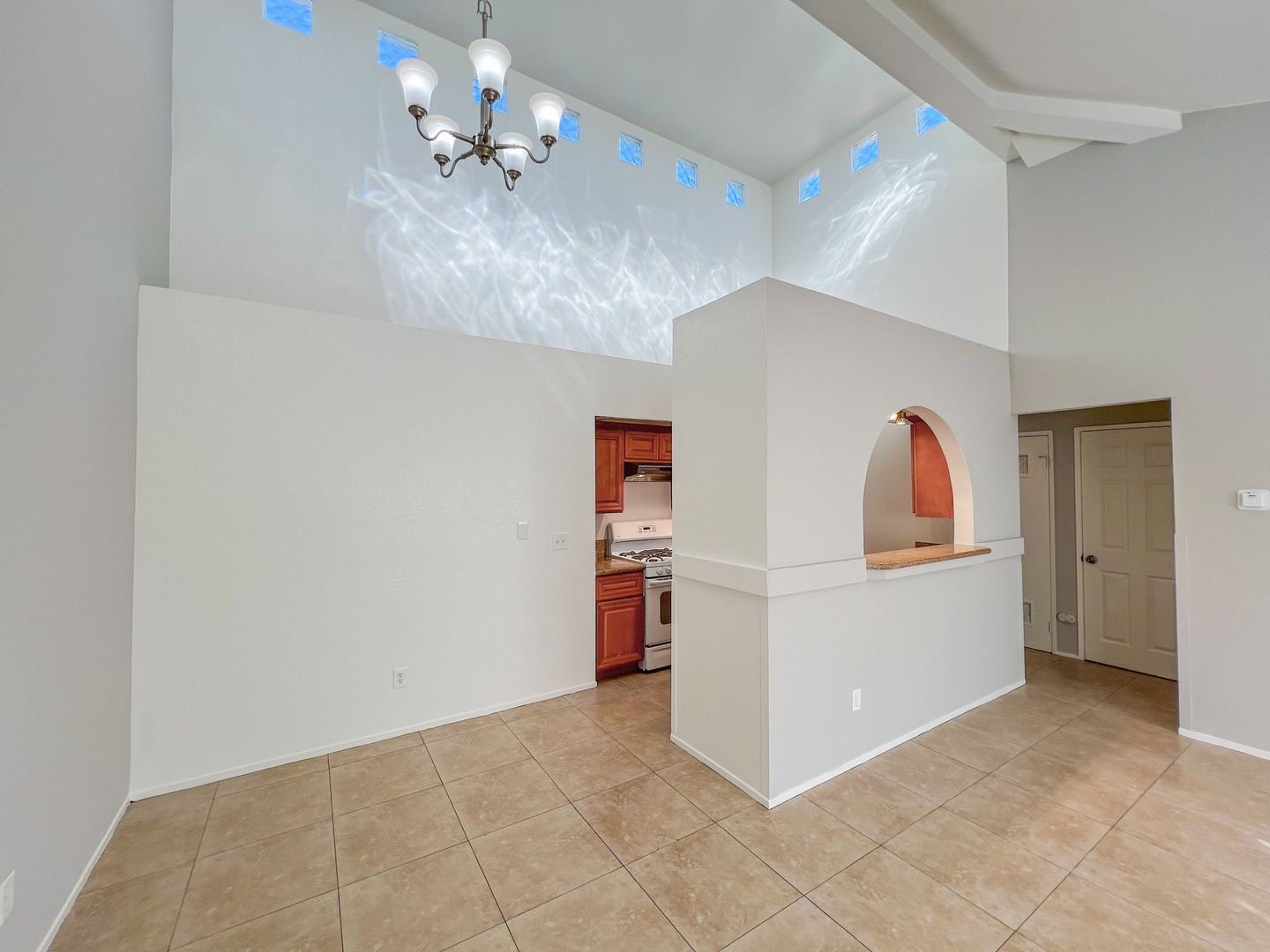 HAWAIIAN GARDENS Apartment: 22012 - 22018 HAWAIIAN AVE