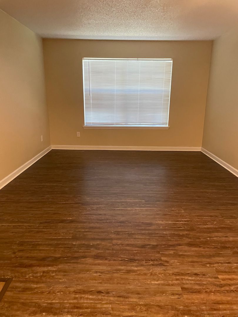 Meridian Apartment: 4524 Highway 39 North