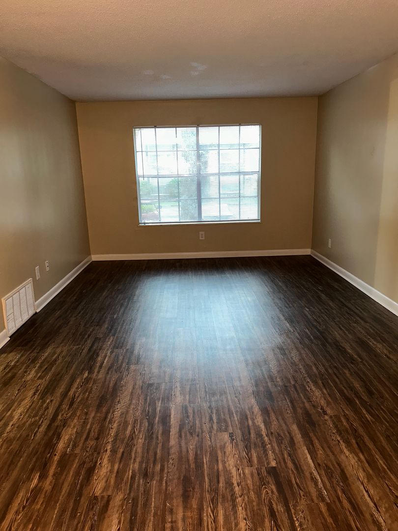 Meridian Apartment: 4524 Highway 39 North