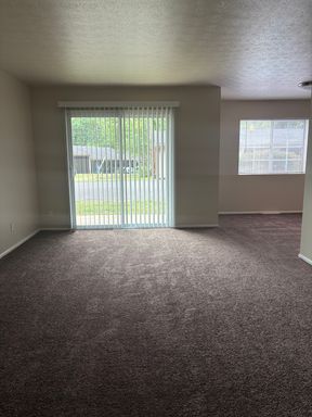 Make this 2 Bedroom your New Home! – photo 1