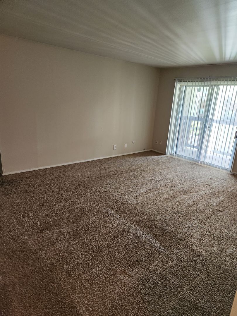 Youngstown Apartment: 4000 Monticello Blvd.