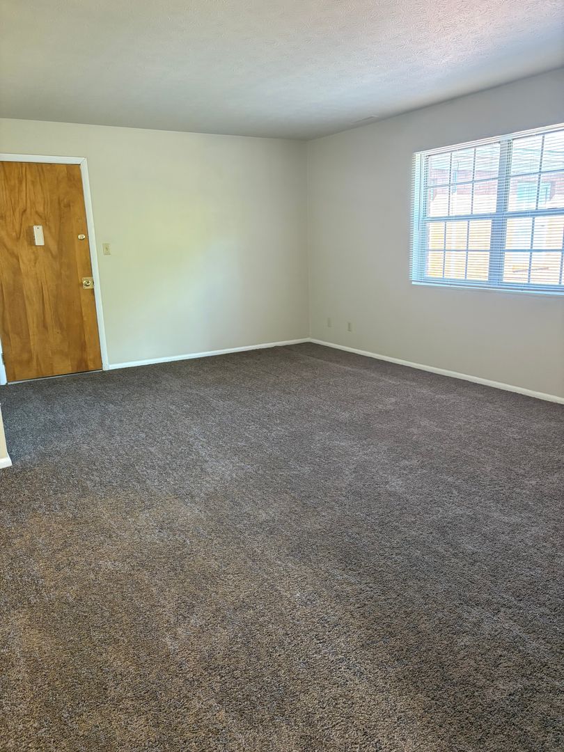 Youngstown Apartment: 4000 Monticello Blvd.